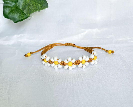 Beaded Daisy Flower Bracelet - Adjustable Beaded Flower ,  Friendship Gift