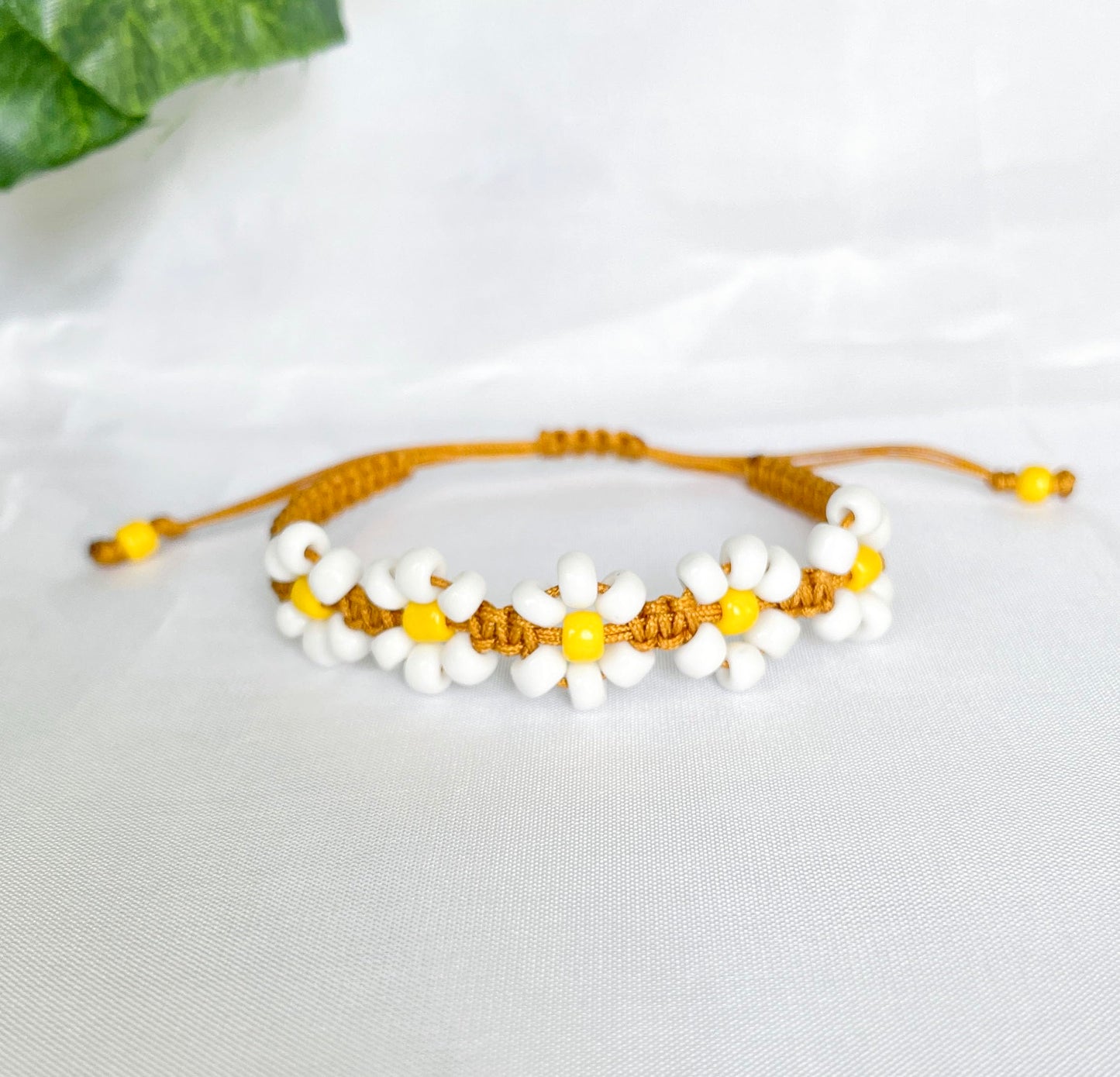Beaded Daisy Flower Bracelet - Adjustable Beaded Flower ,  Friendship Gift