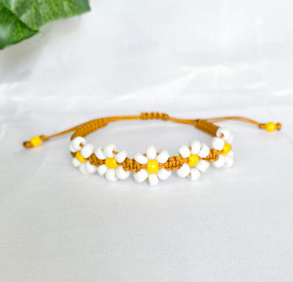 Beaded Daisy Flower Bracelet - Adjustable Beaded Flower ,  Friendship Gift